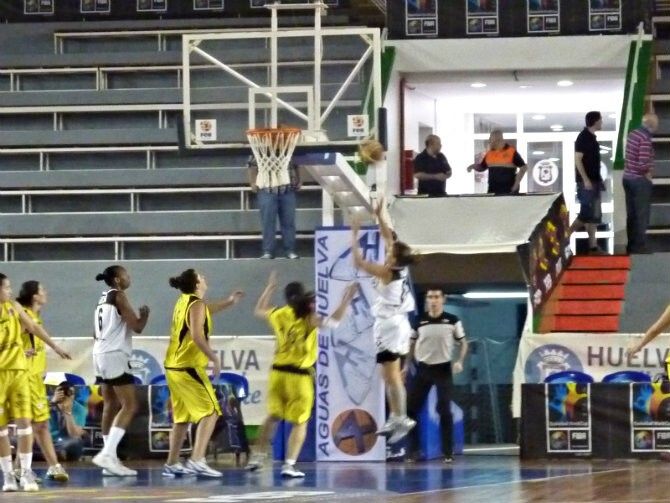 El conjunto vasco vence al Cortegada y jugará la final con el Conquero (60-63)