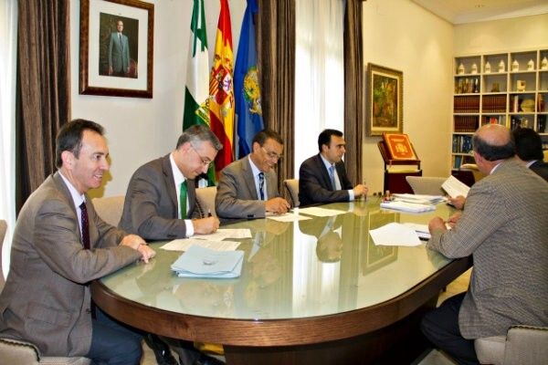 La Diputación formaliza los trámites bancarios para iniciar el pago a proveedores