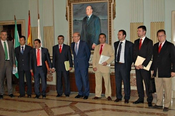 El Ayuntamiento de Huelva inicia el pago de la deuda con sus proveedores