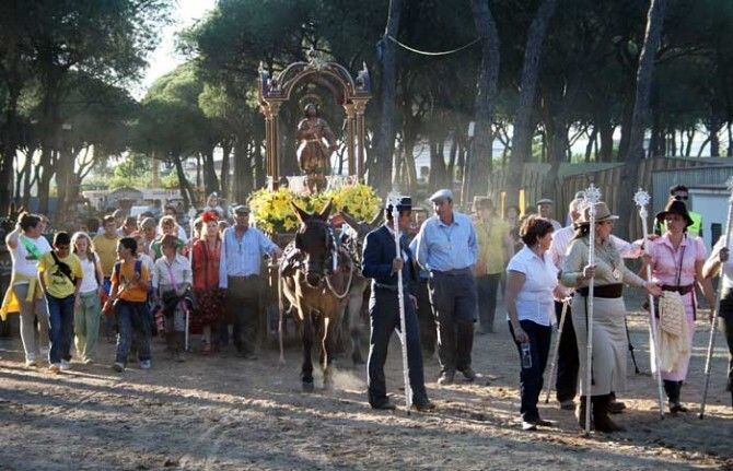 Cartaya hace camino y acompaña a San Isidro hasta la Pradera