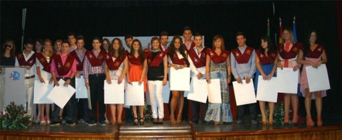 El Instituto de San Juan del Puerto celebra la graduación de la primera promoción de Bachillerato