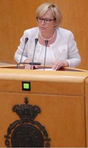Petronila Guerrero presenta el Proyecto de Ley de Presupuestos Generales del Estado 2012 en el Senado