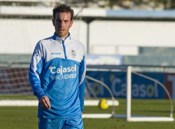 Fernando Vega renueva dos años más por el Recreativo