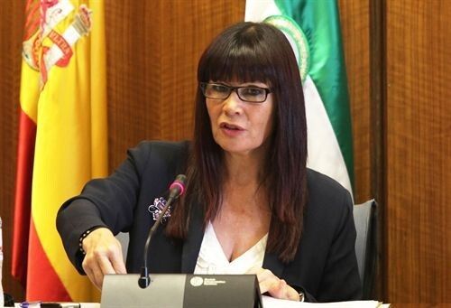 Micaela Navarro visita la nueva residencia de Isla Cristina