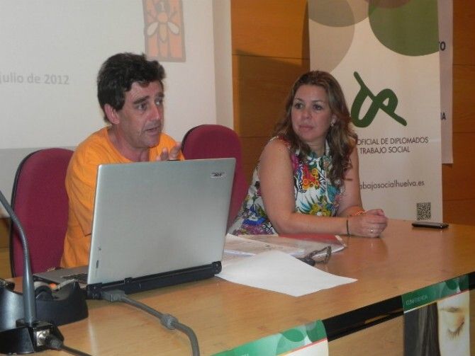 Los trabajadores sociales denuncian la 'regresión en el sistema y la ruptura de la cohesión social'