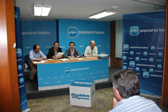 Los alcaldes del PP exigen a la Junta que pague sus deudas con los ayuntamientos y colectivos