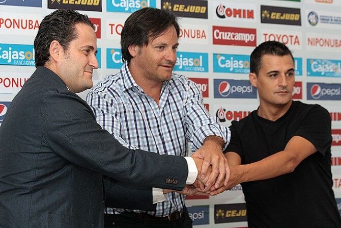 La nueva camiseta del Decano 'sorprenderá'