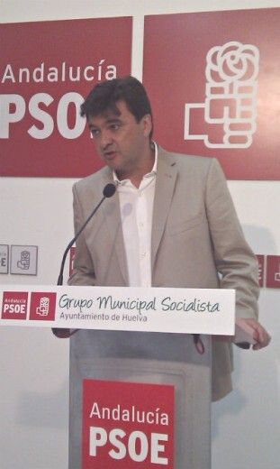 Gabriel Cruz denuncia que Emtusa suma casi 3 millones en pérdidas