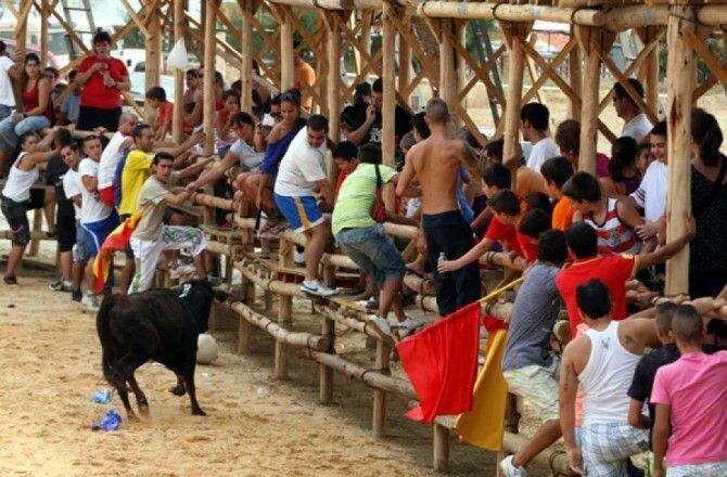 Trigueros reduce los días de fiestas de sus capeas y cobrará la entrada a la nueva plaza por las tardes