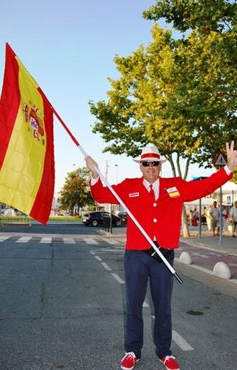 Impresionante espectáculo carnavalero por las calles de Isla y en el recinto ferial