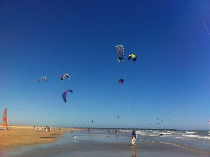 Punta celebra su trofeo de Kitesurf