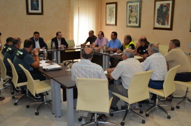 Reunión en el Ayuntamiento de Almonte para evitar los hurtos de aceitunas en el campo
