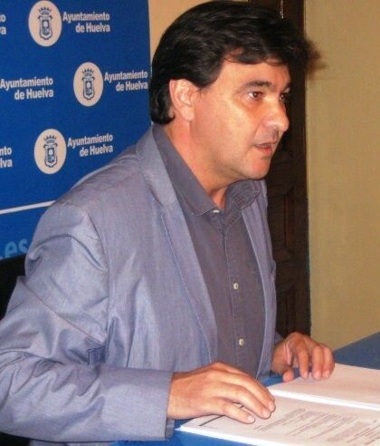Cruz denuncia que el alcalde “destina más presupuesto a comunicación que a las familias necesitadas”
