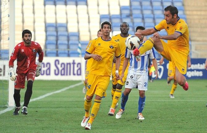 Un indomable Chuli destroza al Alcorcón (4-2)