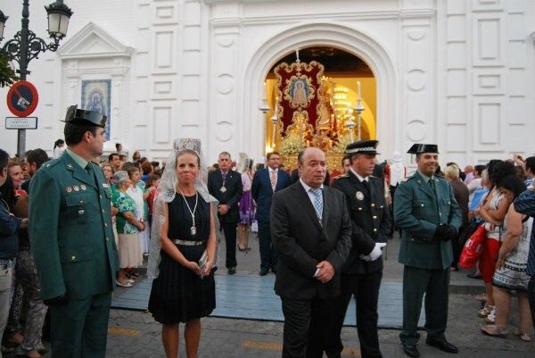 La procesición de la Virgen del Rosario pone el broche de oro a las Fiestas de Isla Cristina