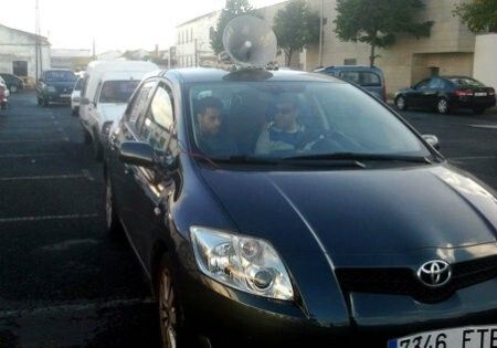 Una caravana informativa anuncia las movilizaciones contra la subida del IBI en Valverde