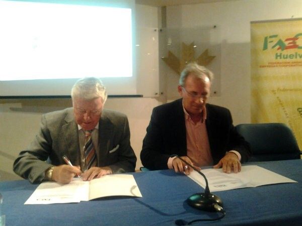 La Fundación Caja Rural del Sur apoya a Faeca en la gestión de las ayudas agrícolas