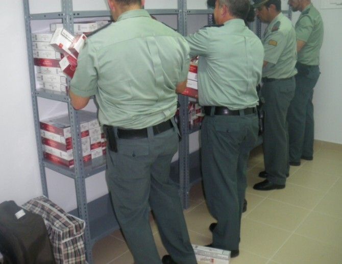 Intervienen más de 20.000 cajetillas de tabaco ocultas en el ferry que une Huelva-Canarias
