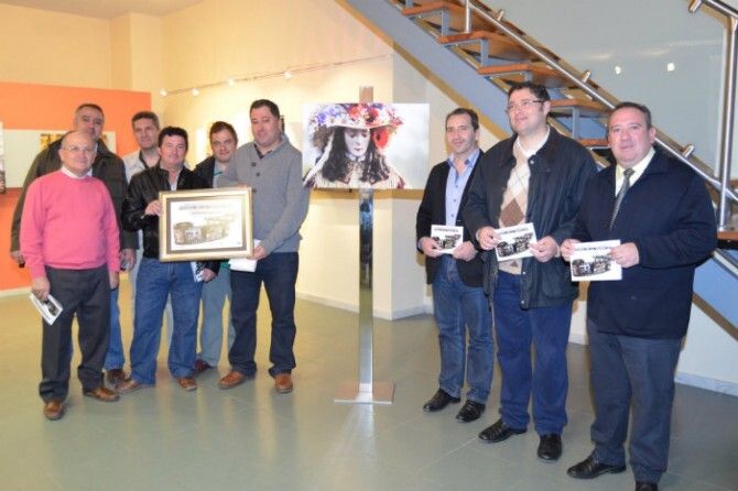 La oficina de turismo de Almonte muestra la exposición fotográfica 'Venida de la Virgen 2012'