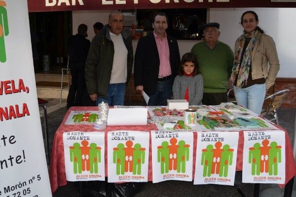 Campaña de captación de donantes de la asociación Alcer Onuba en Almonte