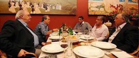 El presidente del Cruzeiro deja caer que podrían llegar jugadores de su club al Decano