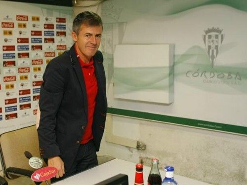 Lucas Alcaraz abandona el banquillo del Córdoba