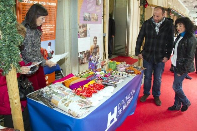 El II Mercadillo Solidario de la Fundación Vicente Ferrer recauda fondos para proyectos de cooperación en la India