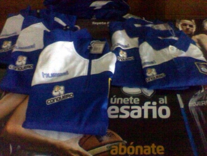 El CB Conquero aporta ropa deportiva para la campaña solidaria de huelva24.com