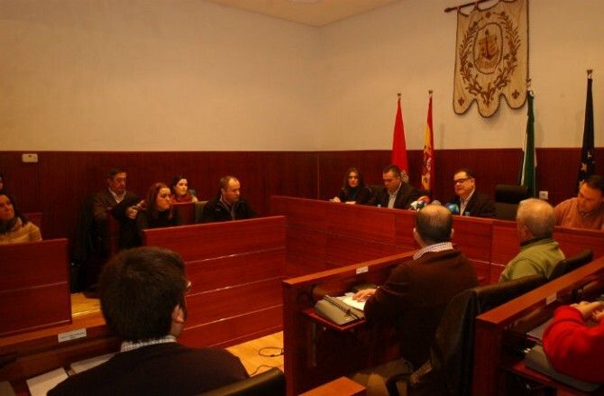 El Pleno de La Palma expresa su solidaridad y decidido apoyo a la familia de la niña asesinada