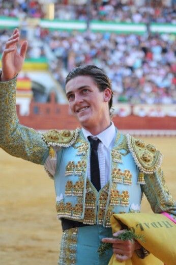 'A veces tratan de que salga un Messi del toreo pero sin que haya pasado por el banquillo'