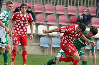 Lamas le da un empate al Recre ante el Unión Berlín (1-1)