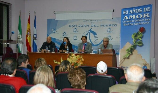 Una sanjuanera y una lepera, ganadoras del concurso de cartas de amor de San Juan del Puerto