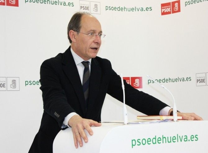 El PSOE reclama al PP que explique la implicación de Hernández Cansino en las privatizaciones de agua