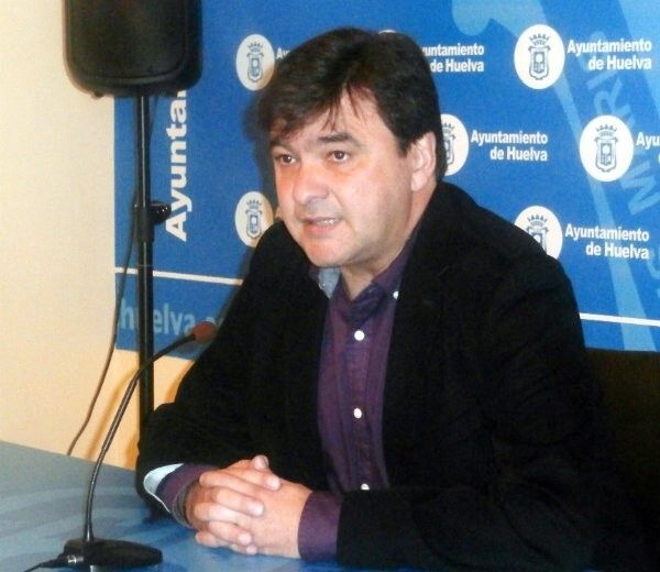 El PSOE exige al alcalde que sea 'realista' y centre los esfuerzos en los proyectos del núcleo de la ciudad