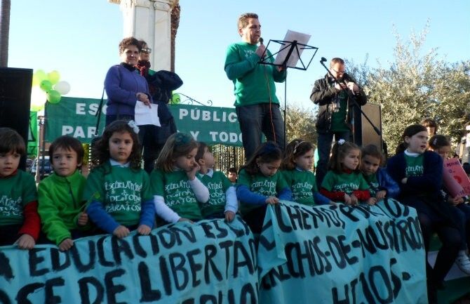La comunidad educativa de Bollullos, contra los recortes