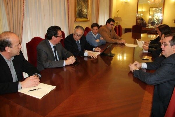 El PP reclama a la Junta que invierta en el mantenimiento y mejora de la línea Huelva-Zafra