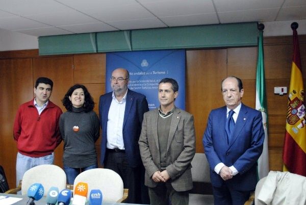 La Junta destaca el Pacto por el Turismo como 'instrumento básico para recuperar la senda de crecimiento'