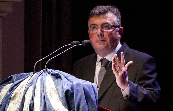 Vieira ensalza con vibrante poesía los pilares de su devoción