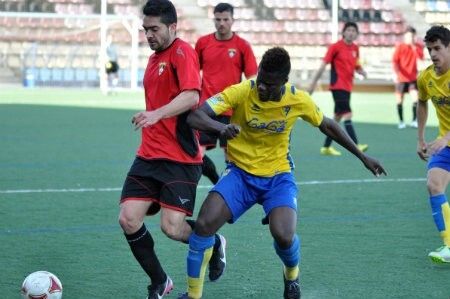 El Ayamonte vuelve a creer en la salvación (2-1)