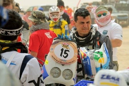 El viento aplaza el debut de Luis Calderay en Abu Dhabi