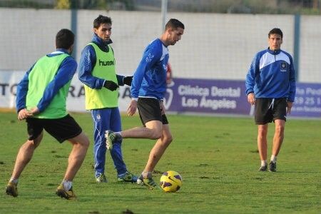 Fernando Vega, Córcoles, Granero, Brozek y Rubio, novedades en la lista