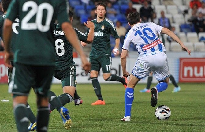 Un Castilla letal descose a un Decano desacertado (1-3)