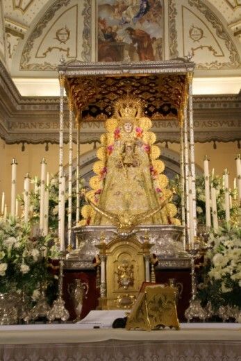 La Virgen del Rocío lucirá nuevo traje de Pentecostés en su procesión por Almonte el 5 de mayo