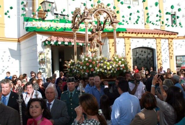 Procesión de San Isidro por las calles de Cartaya para celebrar el medio siglo de la romería