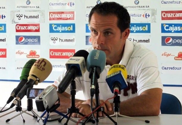 Sergi se reúne con un sector de la prensa a espaldas del club
