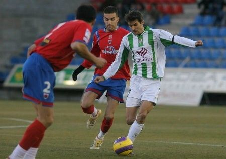 Asen, un delantero inteligente que aún golea en Tercera División