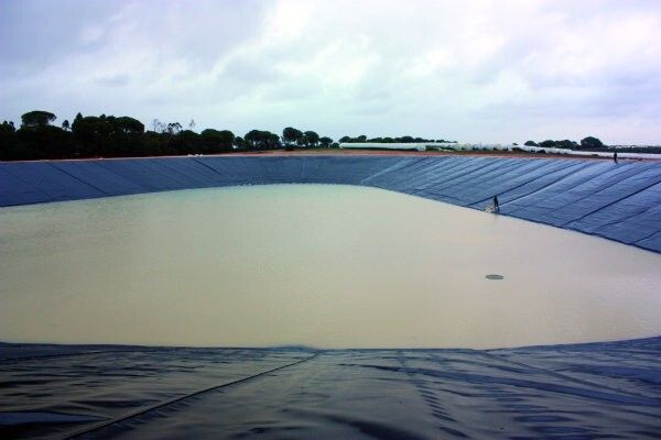 Los agricultores mantienen su compromiso de sustituir el agua subterránea por la superficial