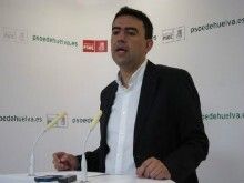 Mario Jiménez tilda la gestión del PP de 'vergonzosa e irresponsable' y llama 'trilero' a Javier Arenas
