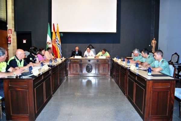 La Junta Local de Seguridad de Isla Cristina se reúne para preparar la temporada estival