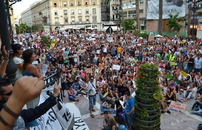 Más de tres mil 'indignados' se manifiestan en la capital contra el pacto del euro